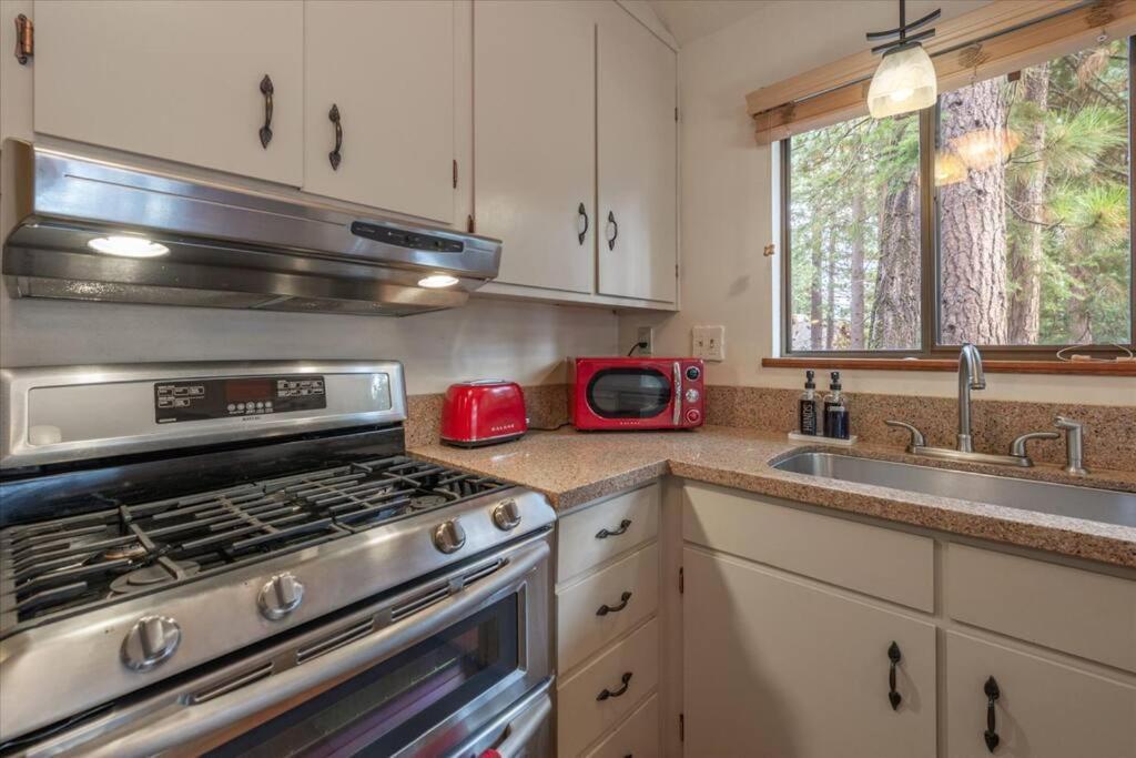 Cozy Pet-Friendly Cabin W Fenced-In Yard Close To Slopes Beach Town Carnelian Bay Eksteriør bilde