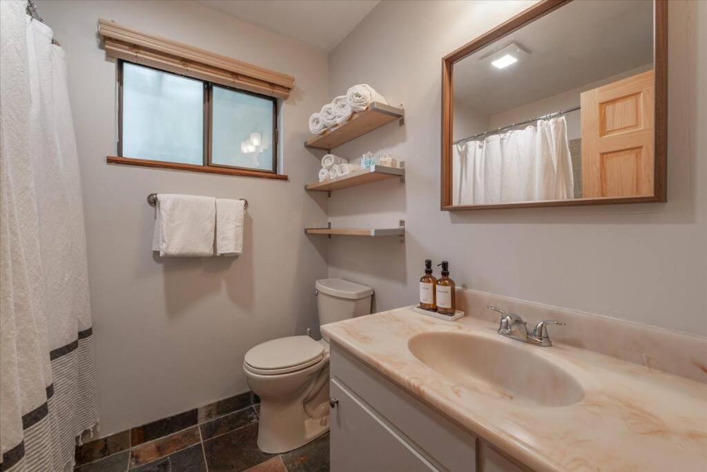 Cozy Pet-Friendly Cabin W Fenced-In Yard Close To Slopes Beach Town Carnelian Bay Eksteriør bilde